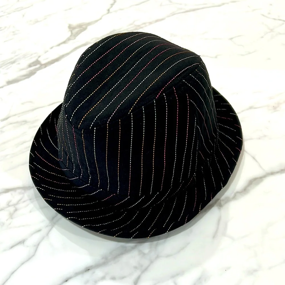 Hat - Picture 1 of 2